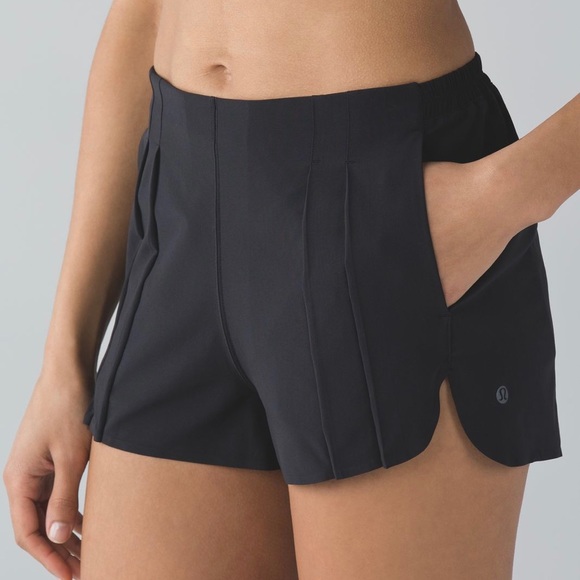 lululemon athletica Pants - Lululemon &Go Endeavor Lightweight Shorts Size 4